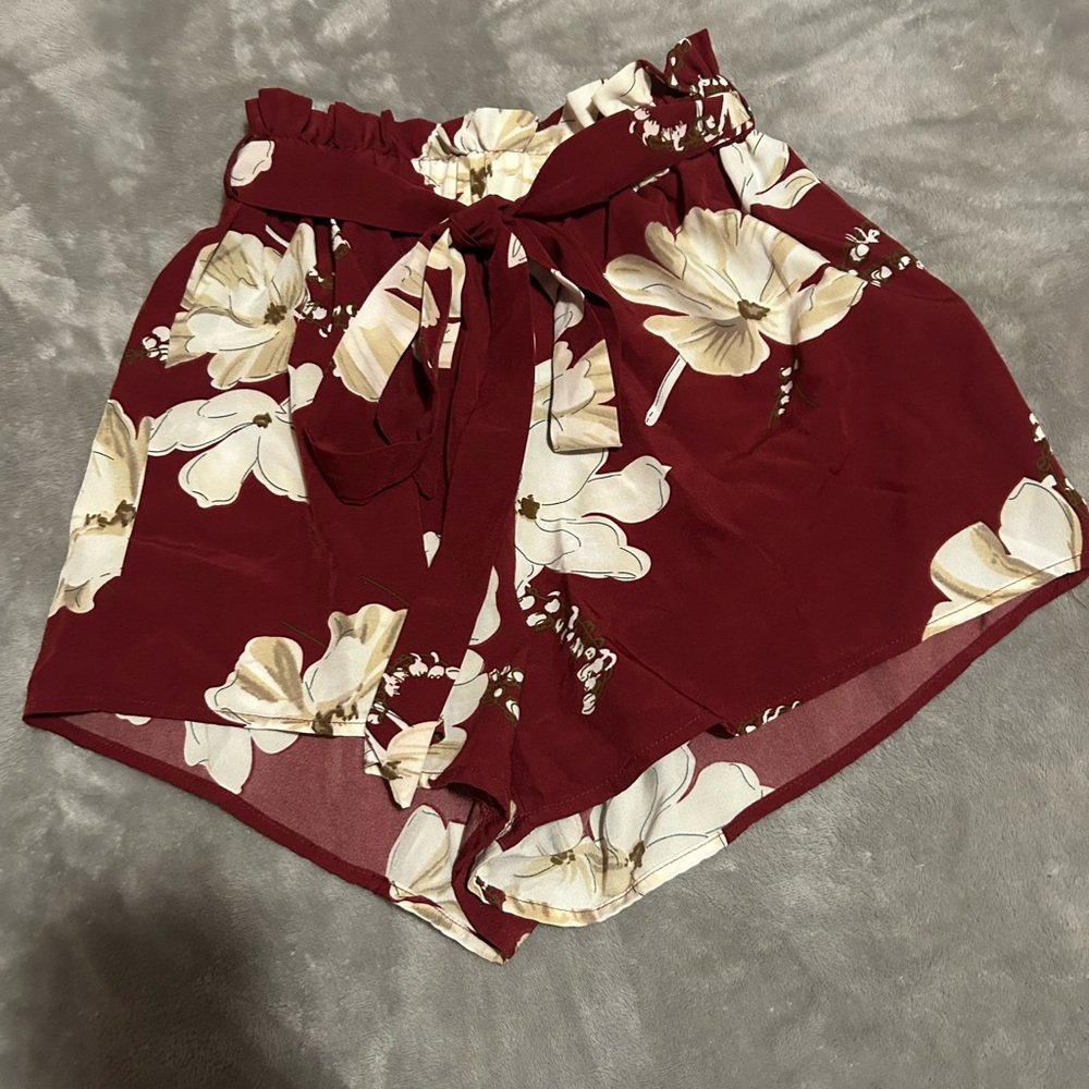 SHEIN Burgundy Floral High Waist Shorts